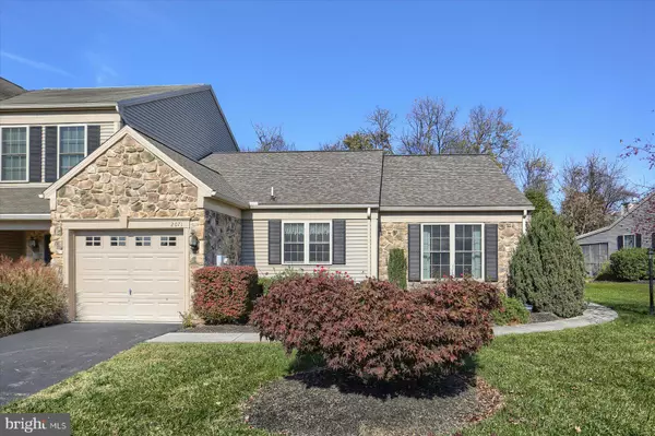 2071 DEER RUN DR, Hummelstown, PA 17036