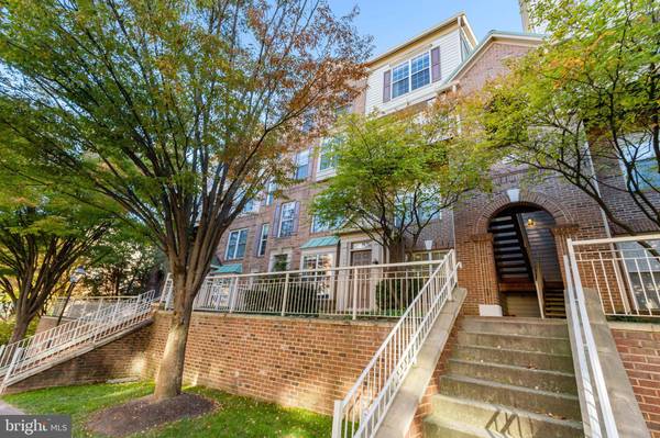 10359 SAGER AVE #301, Fairfax, VA 22030