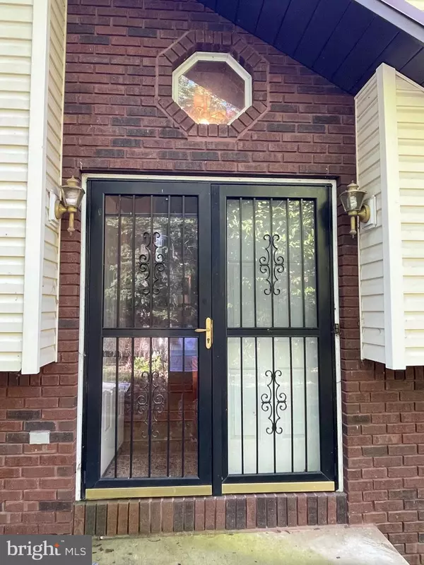 Old Fields, WV 26845,652 HIGH KNOB RD