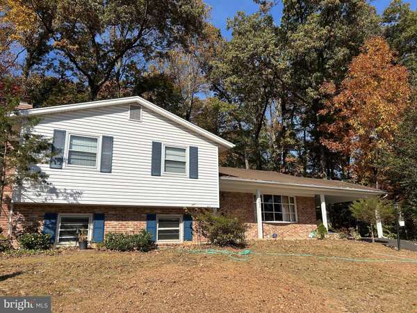 6820 BEECHTREE LN, Falls Church, VA 22042