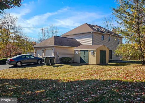 Gilbertsville, PA 19525,15 THOMAS LN