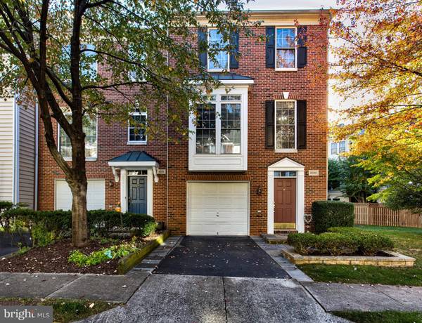 4032 FAIRFAX CENTER HUNT TRL, Fairfax, VA 22030