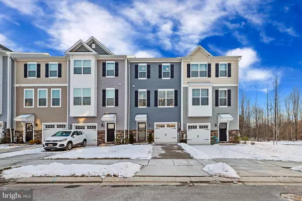 302 TOP COTTAGE CT, Essex, MD 21221