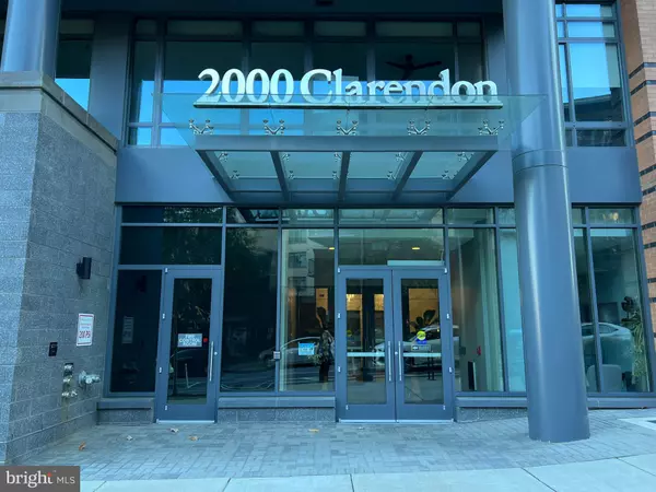 2000 CLARENDON BLVD #203, Arlington, VA 22201