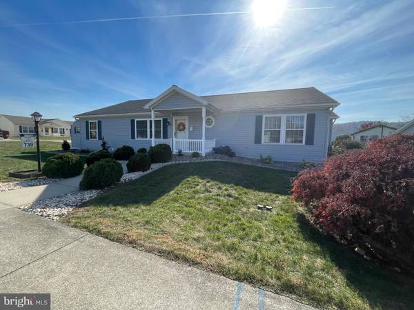 739 TOW PATH LN, Pine Grove, PA 17963