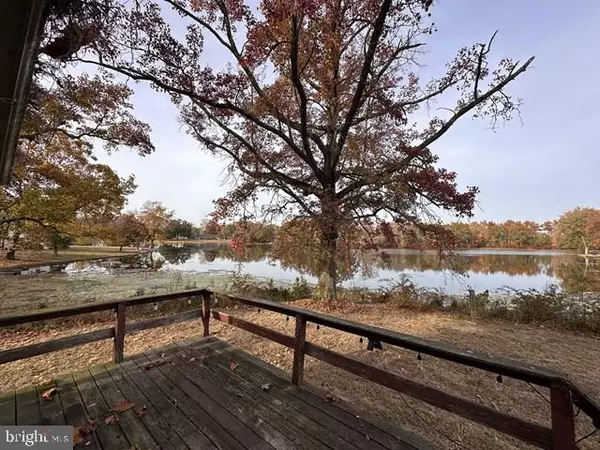 Carneys Point, NJ 08069,10 LAYTONS LAKE