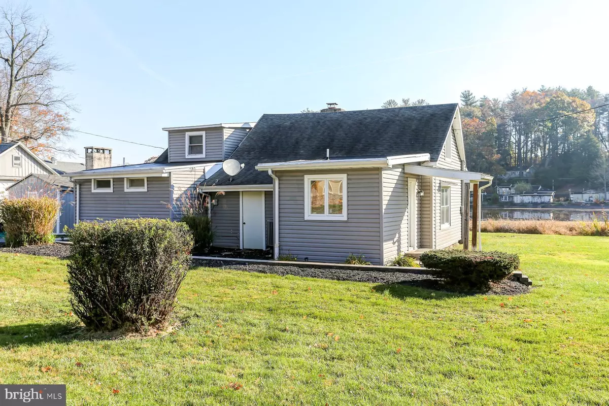 Lewisberry, PA 17339,866 CARDINAL LN