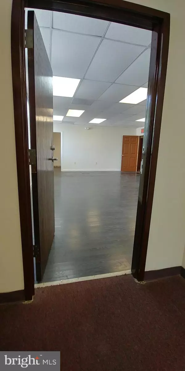 Herndon, VA 20170,720-F GRANT ST #F