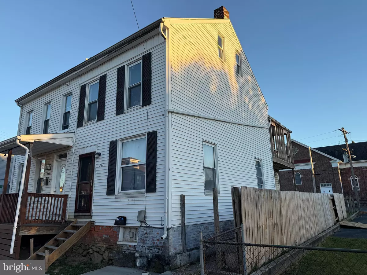 York, PA 17403,884 E POPLAR ST