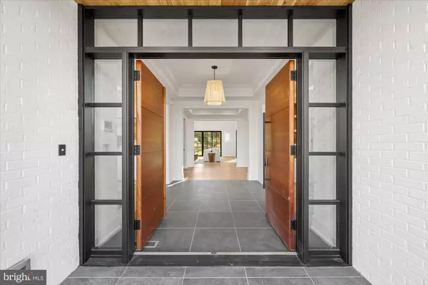 Vienna, VA 22180,627 HINE ST SE