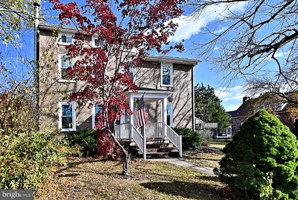 42 RAILROAD ST, Royersford, PA 19468