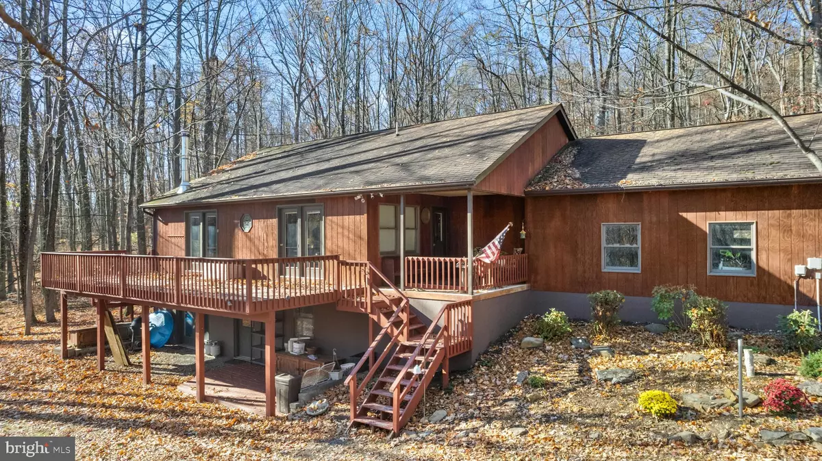 Paw Paw, WV 25434,121 PENDRAGON CT