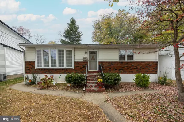 404 WEST CIR, Bristol, PA 19007