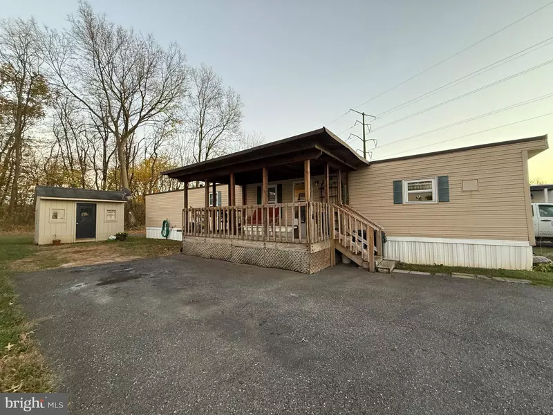 31 CIRCLE DR, Columbia, PA 17512