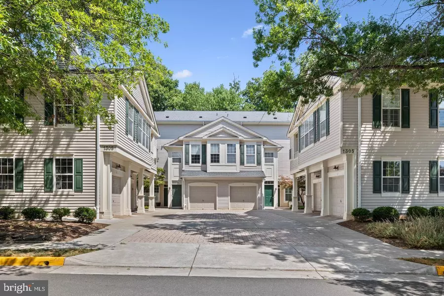 1300-G WINDLEAF DR #151, Reston, VA 20194