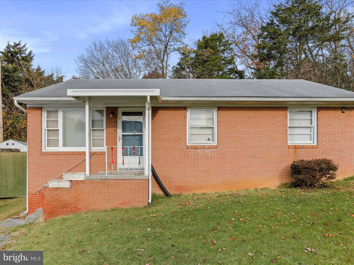 Strasburg, VA 22657,297 LOCUST DR