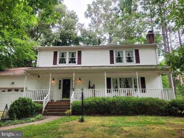 2 HAMLIN DR, Fredericksburg, VA 22405