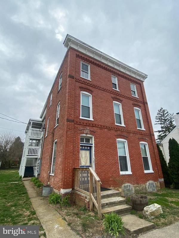 109 E CONGRESS ST #300, Charles Town, WV 25414