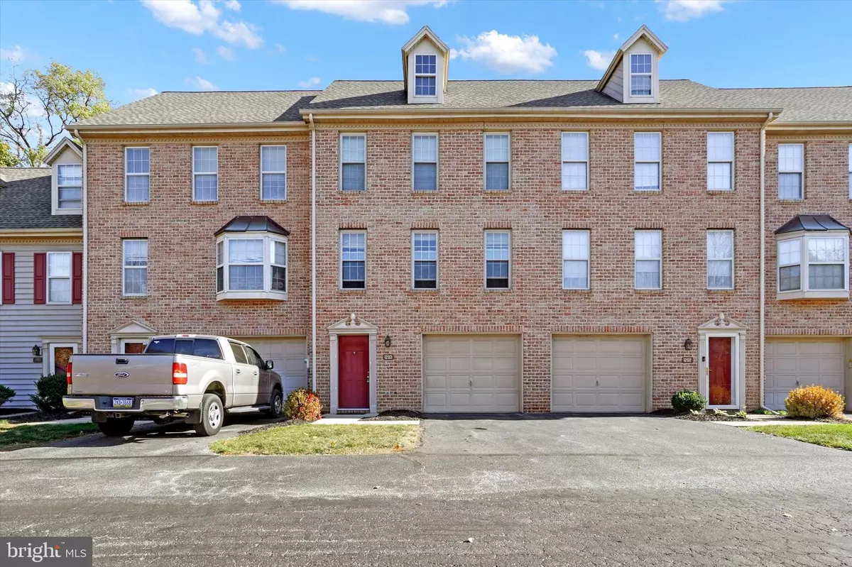 York, PA 17406,1203 SKYVIEW DRIVE