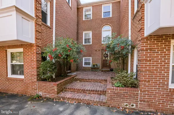 4806 FAIRFAX DR #5,  Arlington,  VA 22203