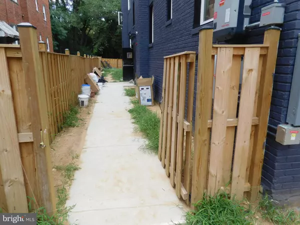 Washington, DC 20020,1907 18TH ST SE #9