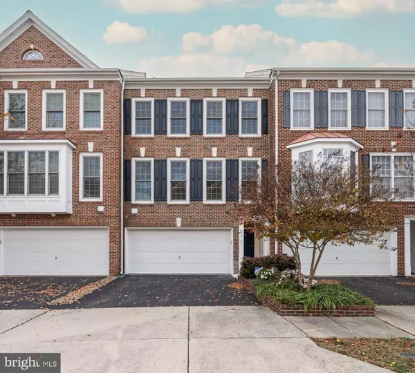 26105 NIMBLETON SQ, Chantilly, VA 20152