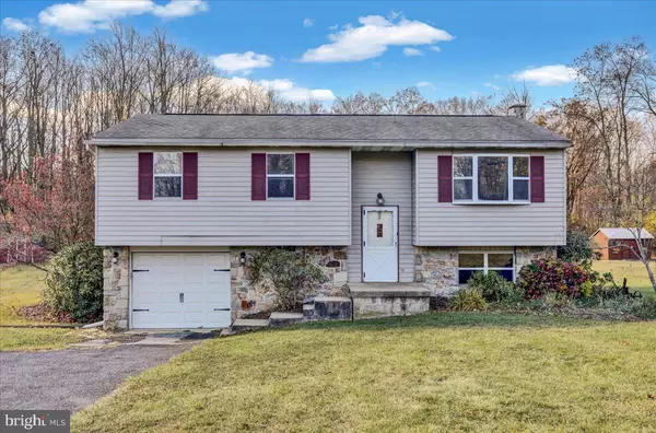 236 ORCHARD RD, Fleetwood, PA 19522