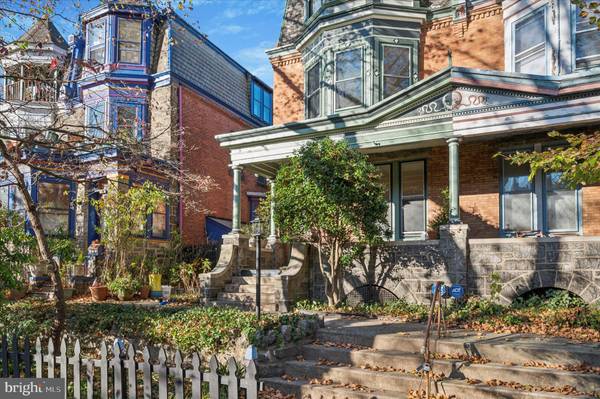 4735 CEDAR AVE, Philadelphia, PA 19143