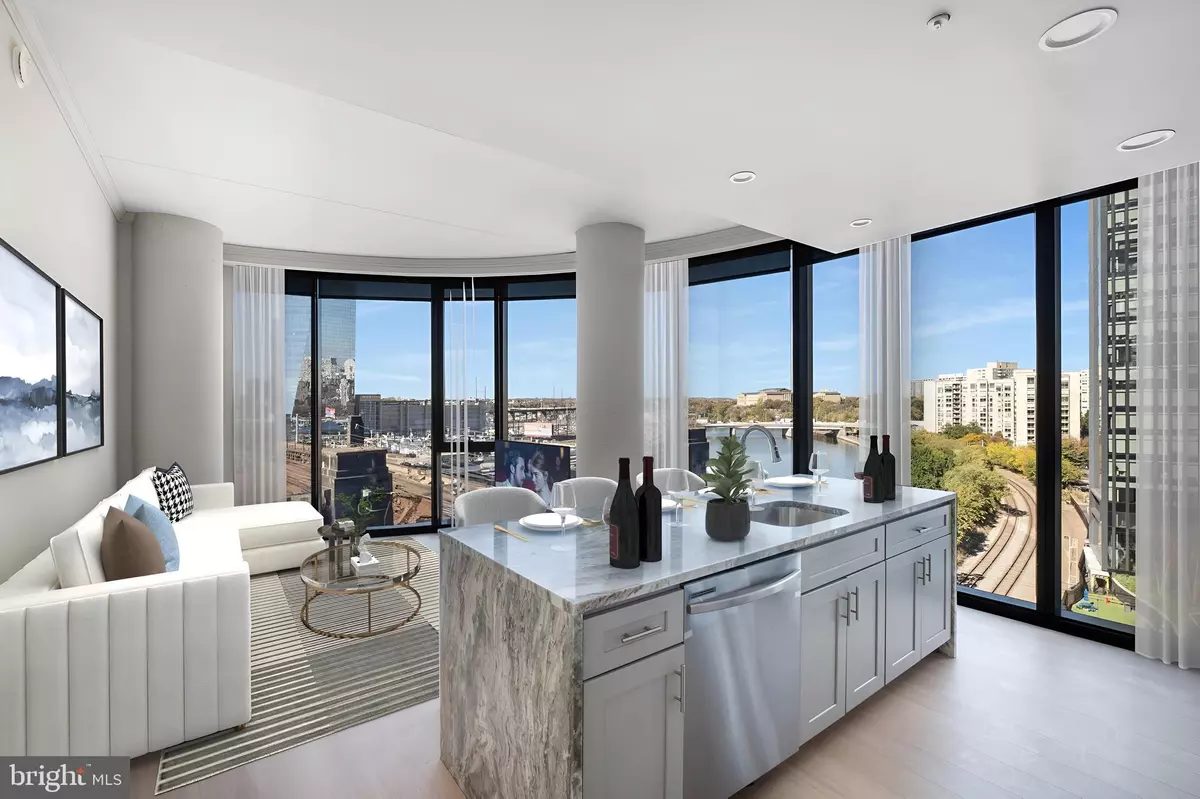 Philadelphia, PA 19103,2301-61 JOHN F KENNEDY BLVD #305