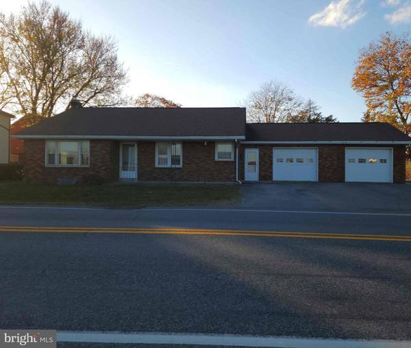 1303 CLOVERLEAF RD, Mount Joy, PA 17552