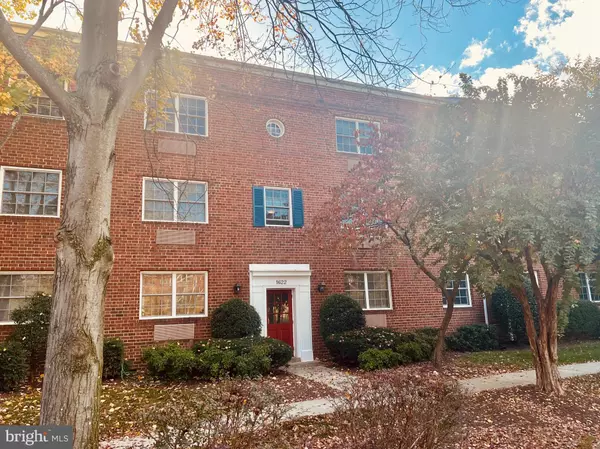 1622 W ABINGDON DR #302, Alexandria, VA 22314