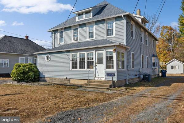 31-33 CARROLL AVE, Williamstown, NJ 08094