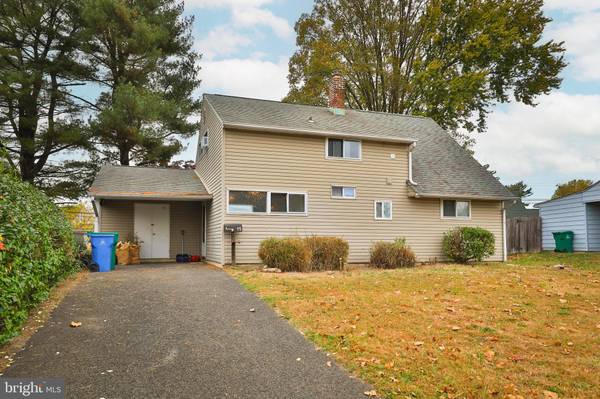 15 INWOOD RD, Levittown, PA 19057