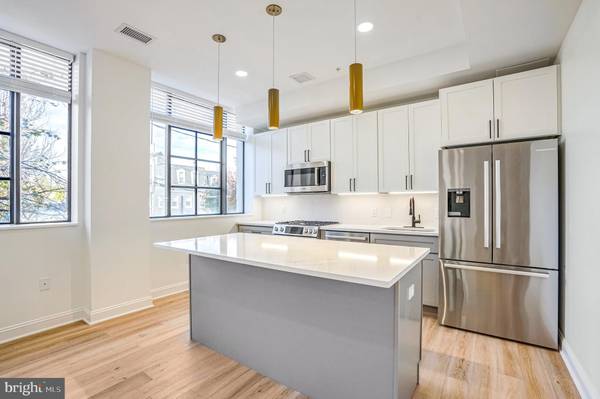 1229 KING ST #204, Alexandria, VA 22314