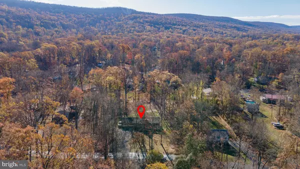 Harpers Ferry, WV 25425,896 RED BIRD LN