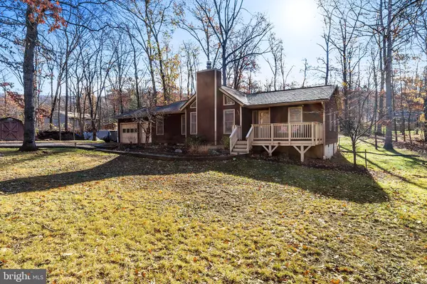 896 RED BIRD LN, Harpers Ferry, WV 25425