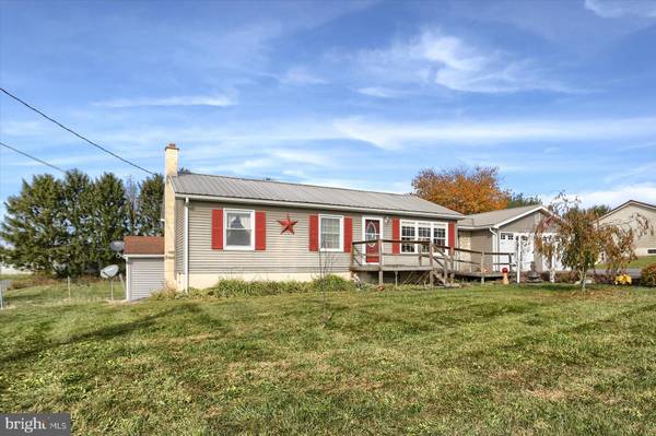 2135 NEWVILLE RD, Carlisle, PA 17015