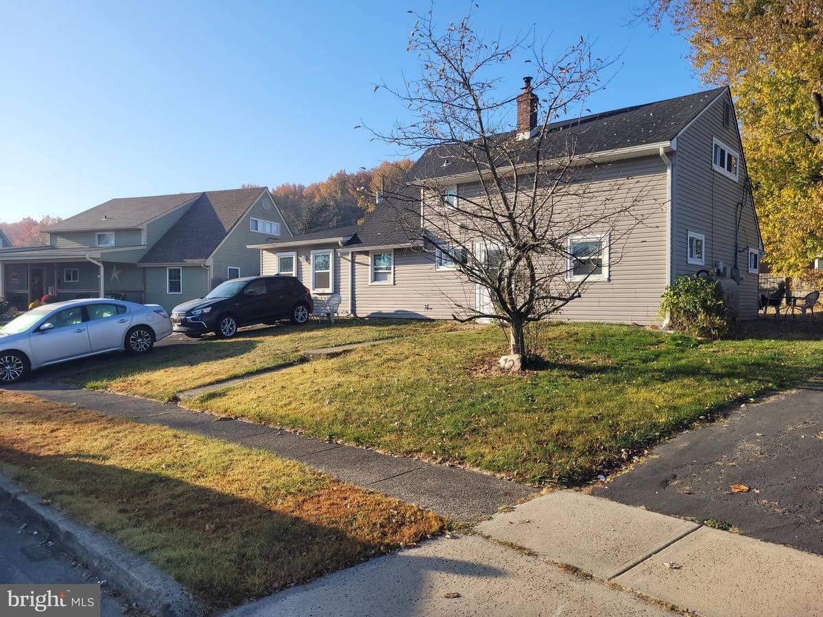 Levittown, PA 19055,12 RING LN