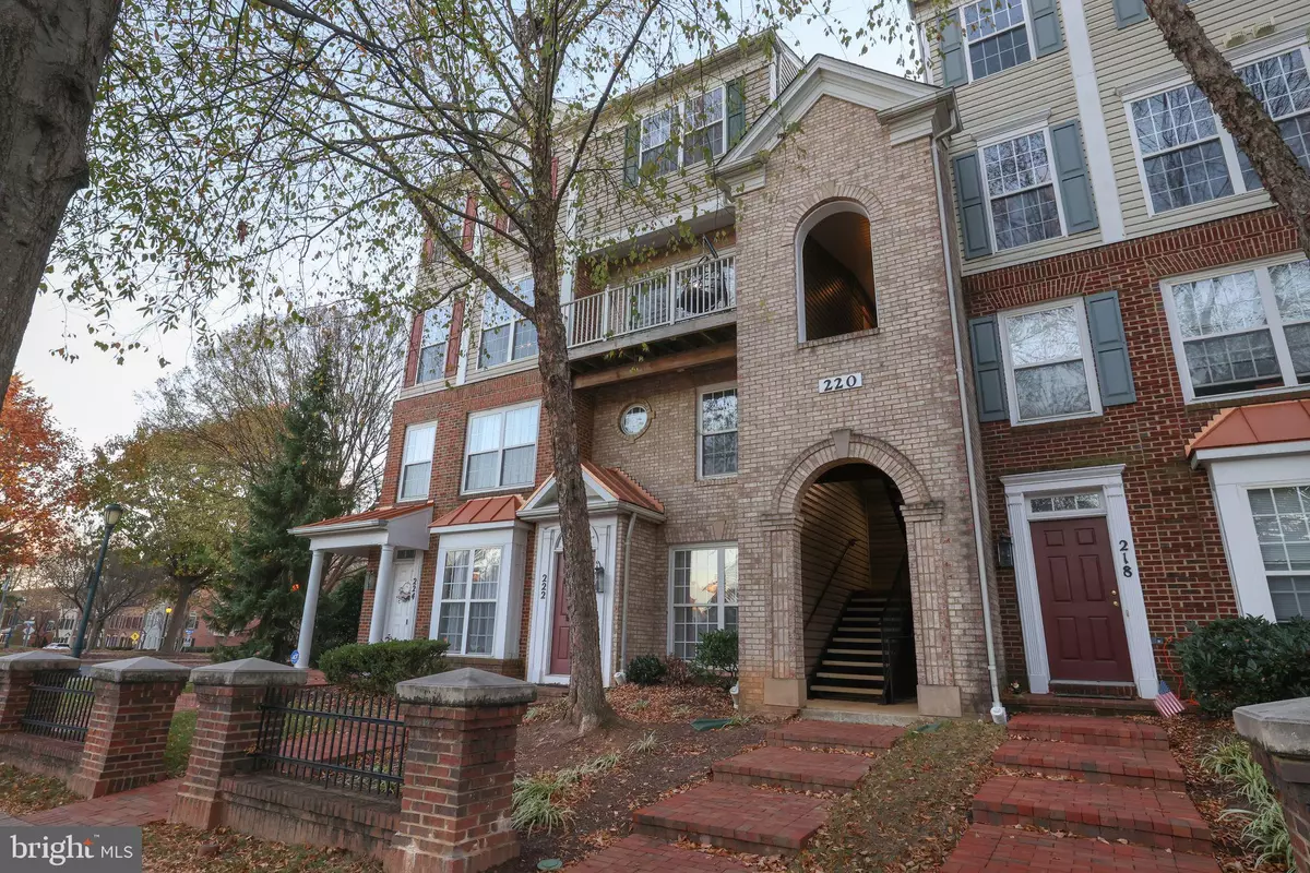 Rockville, MD 20850,220-A FALLSGROVE BLVD #3