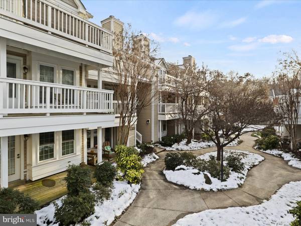 4548 28TH RD S #15-12, Arlington, VA 22206