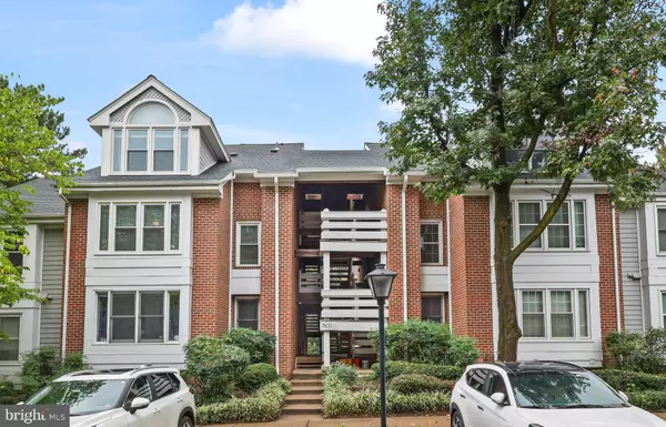 7600-C LAKESIDE VILLAGE DR #C, Falls Church, VA 22042