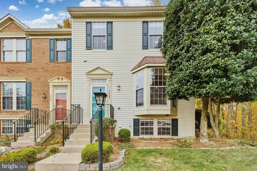 7724 EFFINGHAM SQ, Alexandria, VA 22315