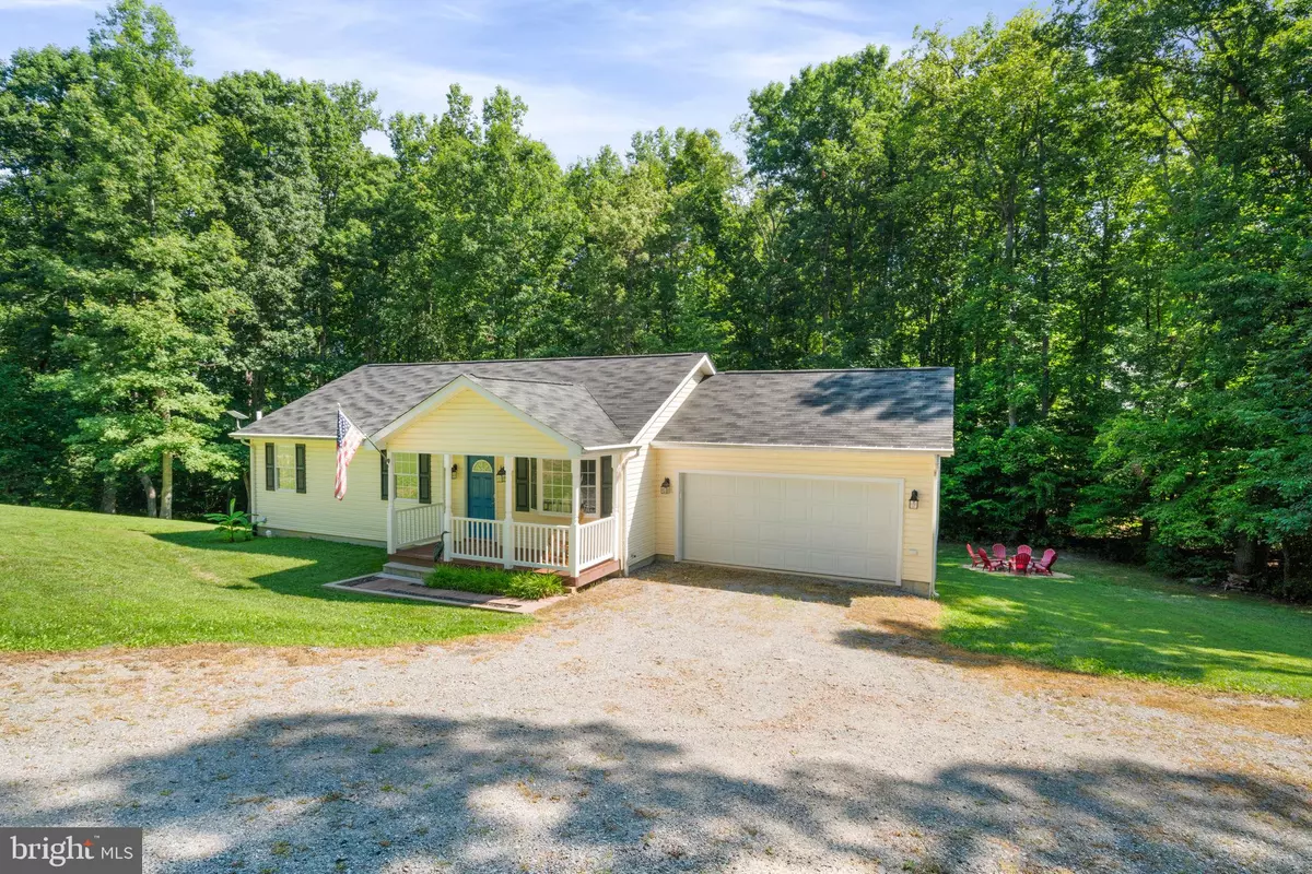 Louisa, VA 23093,270 PETTIT PL