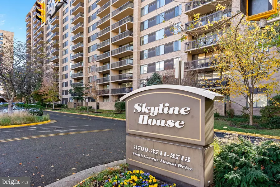 3713 S GEORGE MASON DR #212, Falls Church, VA 22041