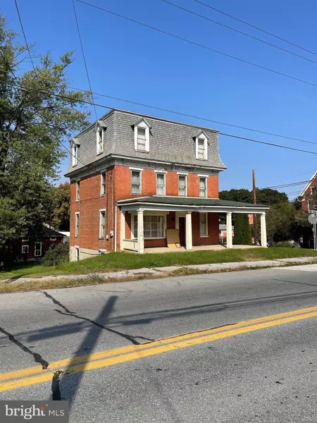 182 W MAIN ST, Windsor, PA 17366