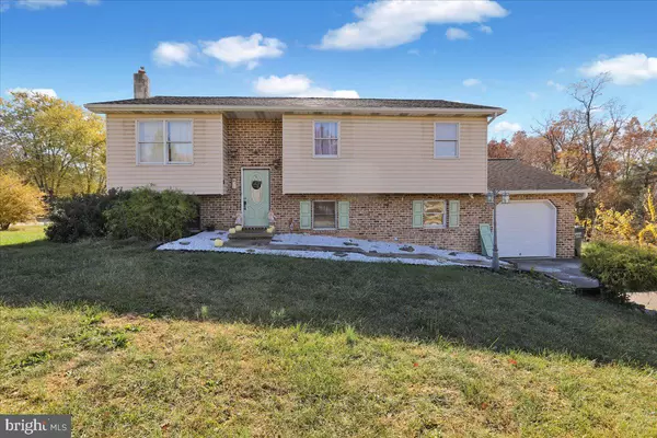 38 DEN MAR DR, Holtwood, PA 17532