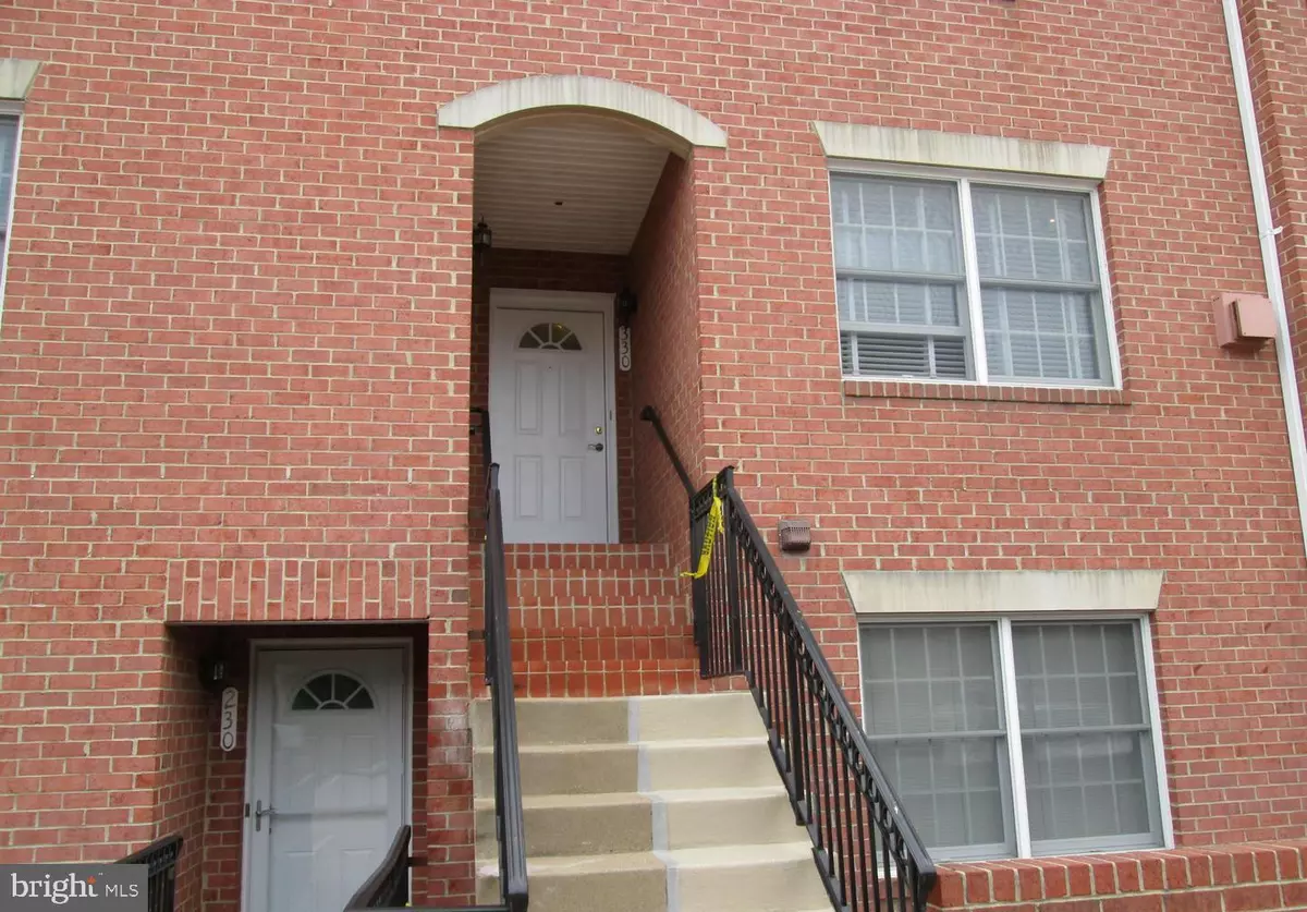 Arlington, VA 22213,6924 FAIRFAX DR #330