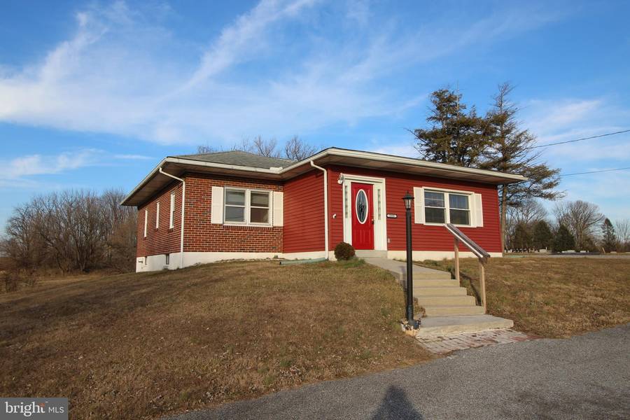 2999 E LINCOLN HWY E, Paradise, PA 17562