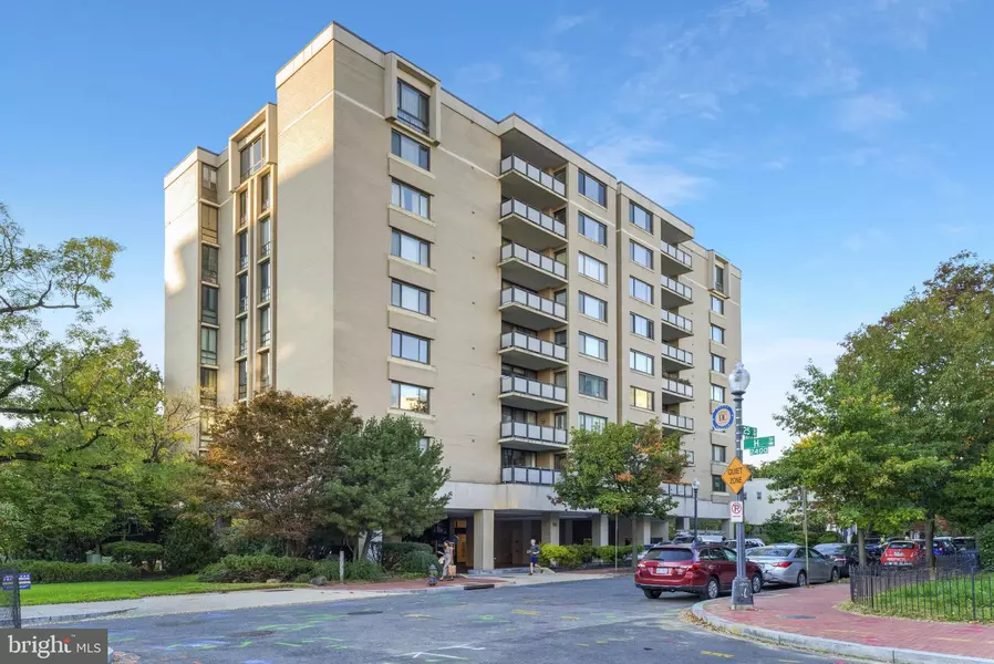 800 25TH NW #801 / 806, Washington, DC 20037