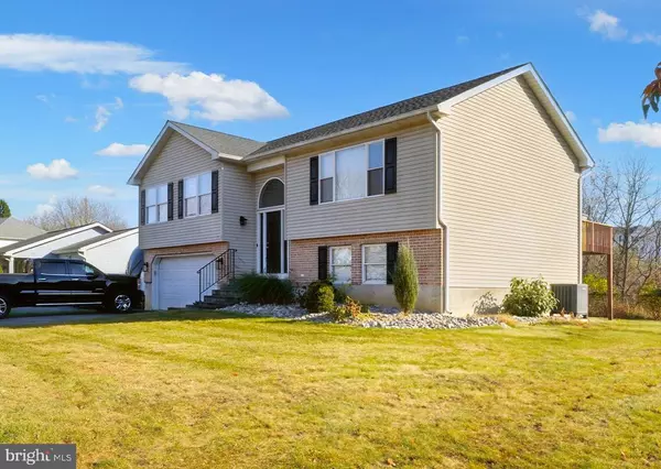 Catasauqua, PA 18032,955 BRIDGE CT